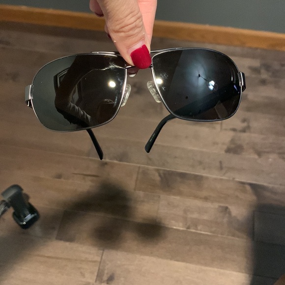 EUC GUESS sunglasses - Picture 4 of 7